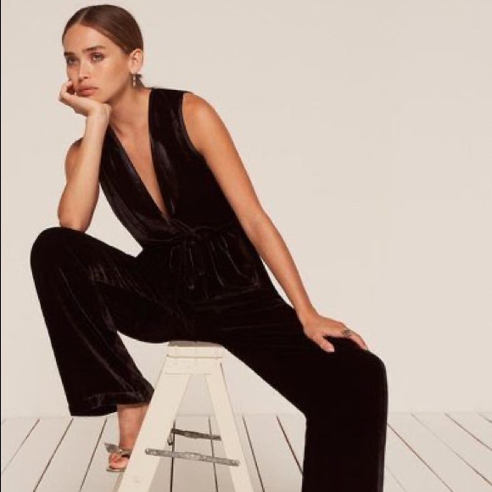 Reformation Holland Jumpsuit in Black (Size S)